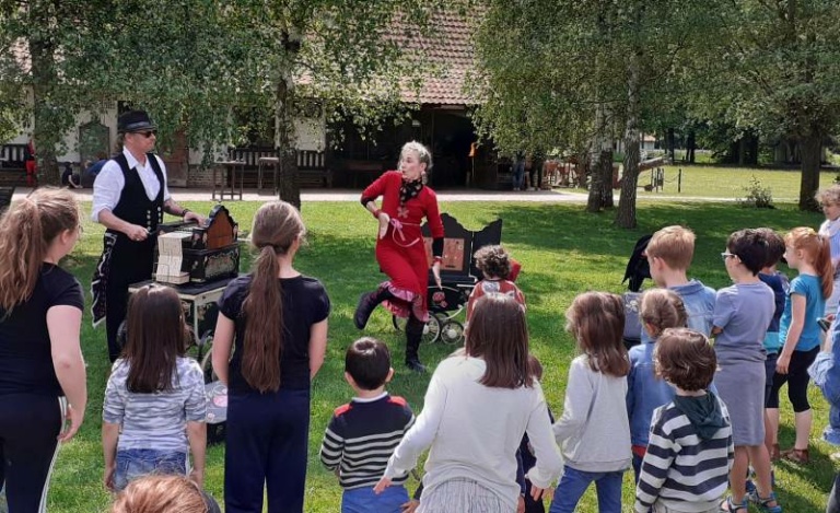 Danses au son de l'orgue de barbarie