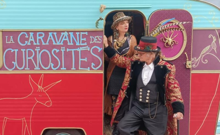La Caravâne des Curiosités cabinet itinérant
