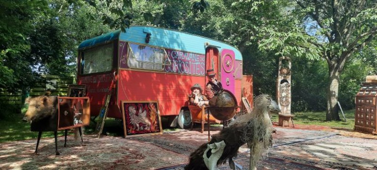 La Caravâne des Curiosités en forêt