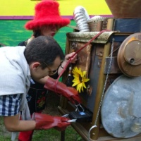 Spectateur Acteur De La Machine À Bouchons