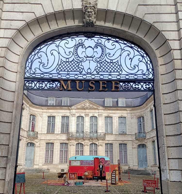 Où se produit la compagnie